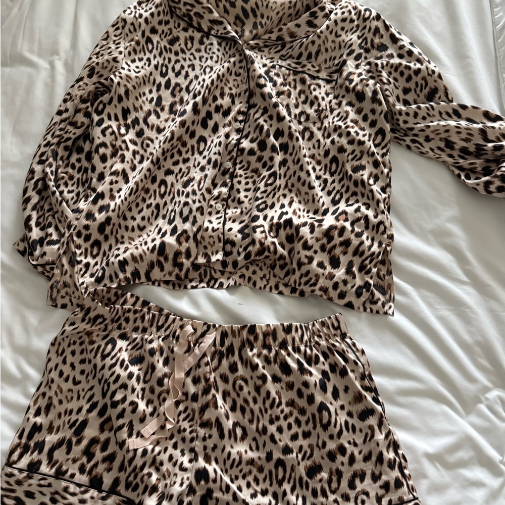 Victoria’s Secret satin Leopard Print Pajama Set large